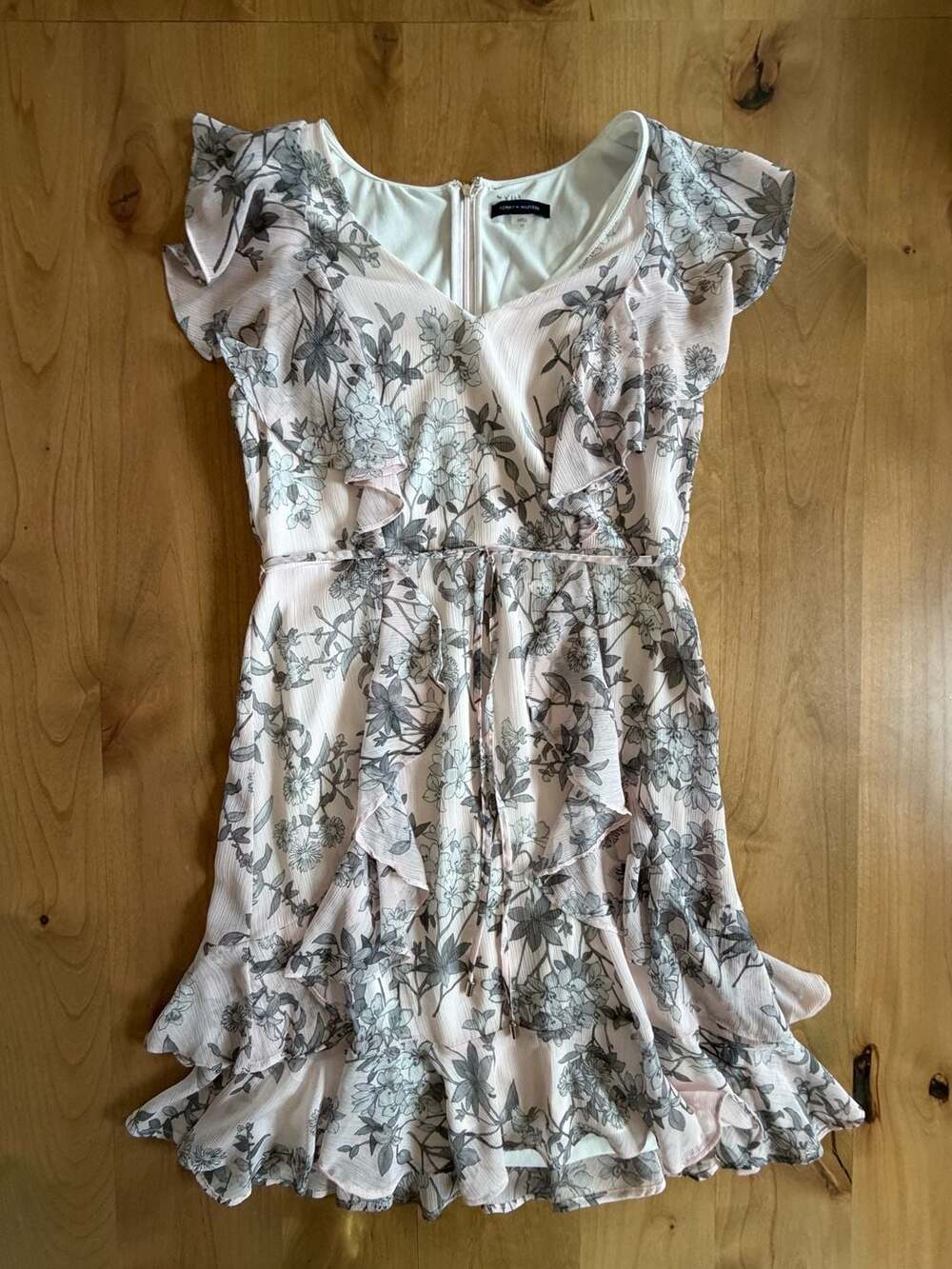 Tommy Hilfiger Women's Pink Floral Chiffon Ruffle Dress size 10